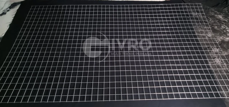 Pabrik ram mesh lembaran tebal 2.5 - 3 - 4 mili lubangan 5x5cm